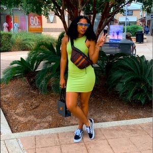 Meet your Posher, Elana